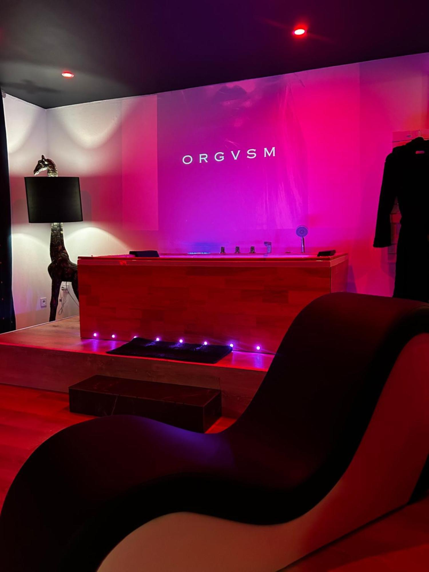 Love Room Haut De Gamme - L'Extase Avec Jacuzzi Violaines Esterno foto