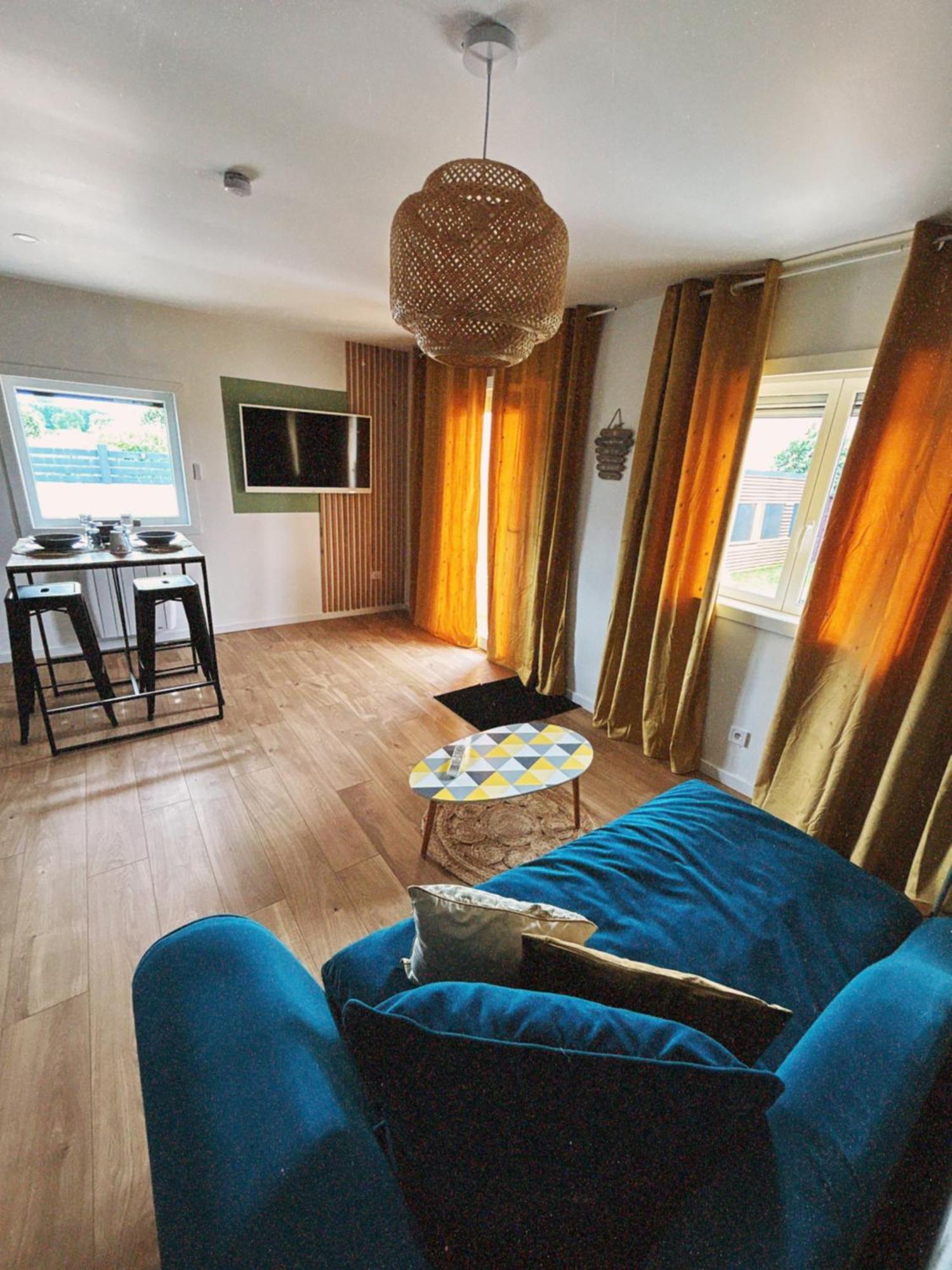 Love Room Haut De Gamme - L'Extase Avec Jacuzzi Violaines Esterno foto